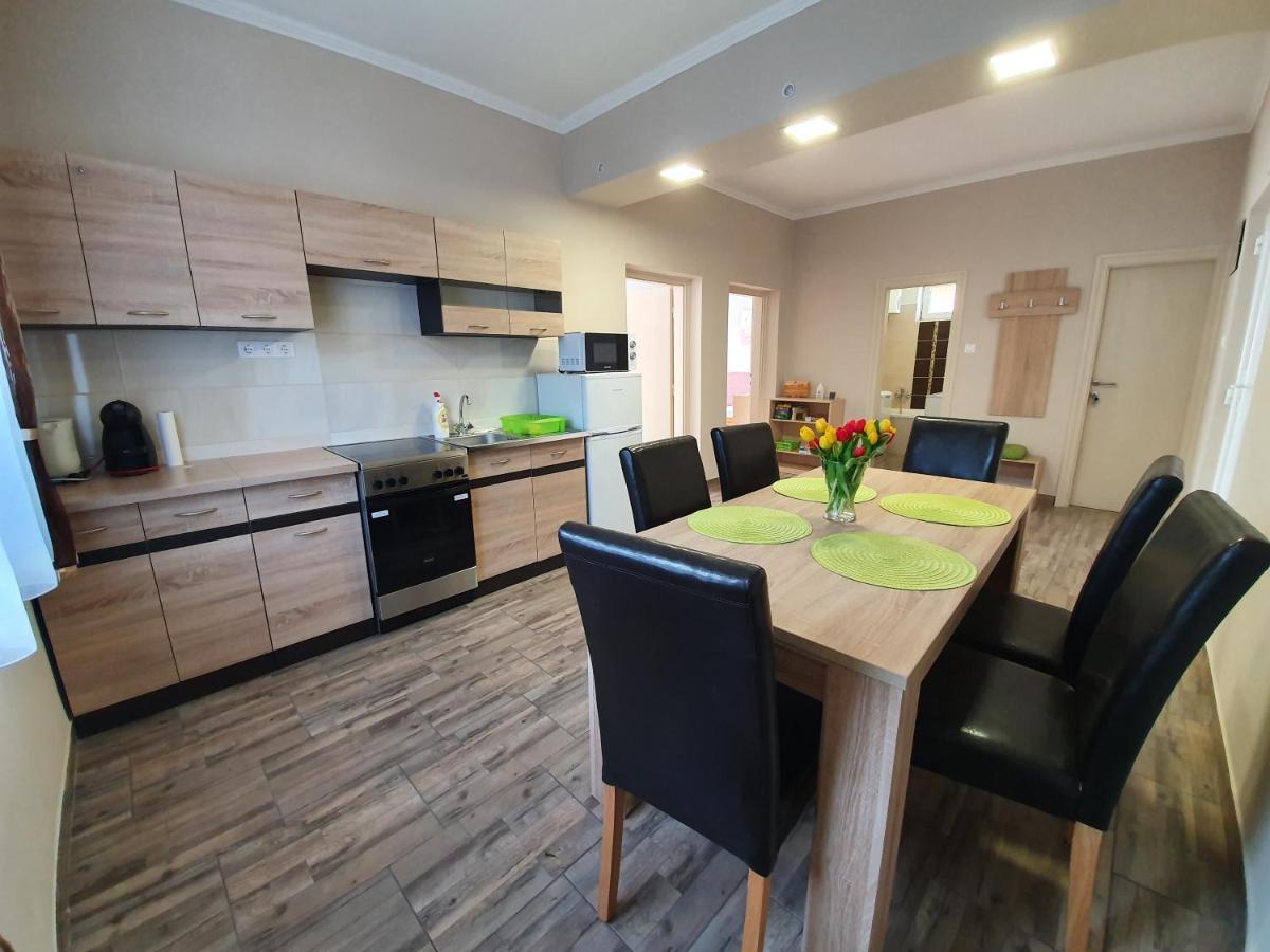 Flamingo Apartment Sárvár Eksteriør bilde
